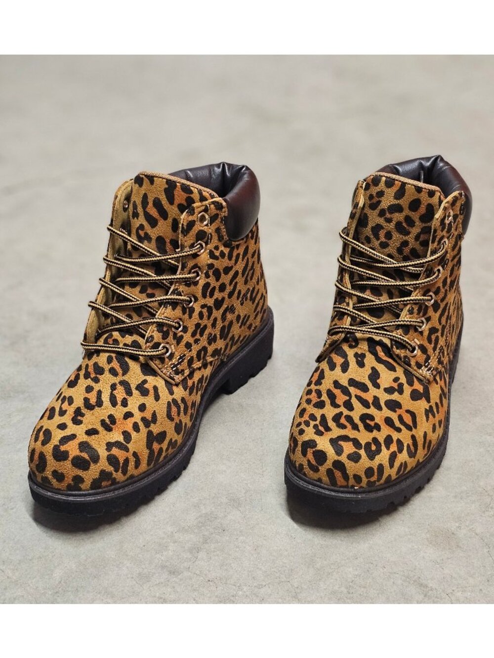 Leopard Print Lace-Up Ankle Boots With Padded Collar For Women